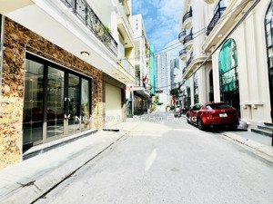 hiếm nhà 4 tầng mặt tuyến 2 thiên lôi. đối diện hoàng huy commerce vài bước chân tới aeon mall