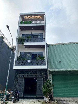 bán nhà mới xây 1 trệt 2 lầu sổ hoàn công, gần vòng xoay an phú và st vincom dĩ an