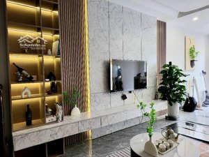 bán gấp nhà 40m 6 tầng -thang máy - oto phố ngô xuân quảng - trâu quỳ - gia lâm full nội thất