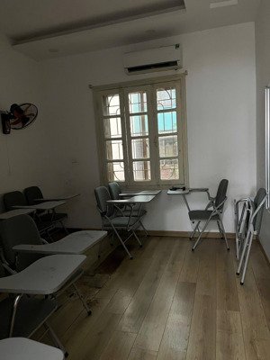 mặt phố phạm hồng thái - kinh doanh buôn bán sầm uất - sát hoàn kiếm phố cổ