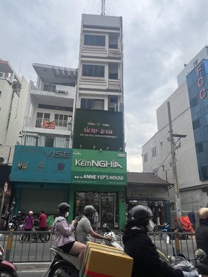 bán nhà mặt tiền đường hai bà trưng - quận 3