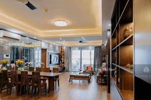 chủ nhà chuyển vào đà nẵng nhờ em bán gấp căn 135m2 tại golden park, nhà đẹp, giá tốt: 