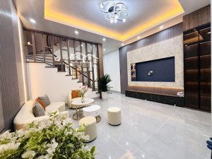 chính chủ gửi bán nhà nguyễn văn cừ -ngọc lâm-bồ để 48m2 -11.5 tỷ- dân xây -gần ôtô-full nội thất