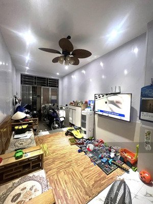 bán nhà ngõ 129 nguyễn trãi - nhỉnh 6 tỷ, ra phố chỉ vài bước, ngõ thoáng, mặt tiền khủng, ở ngay!