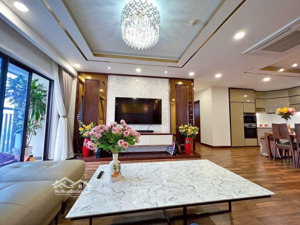 bán căn 3pn bc đông nam toà n09b dịch vọng, cầu giấy 128,6m2 giá 82tr/m2. lh: 