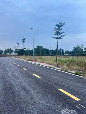 siêu phẩm hiếm có đất đẹp phú cát, cách tỉnh lộ 446 chỉ 100 m, mặt đường lớn 8m