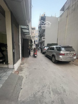 cho thuê nhà đại đồng, vĩnh hưng, hoàng mai, gân cầu vĩnh tuy, ô tô để trong nhà