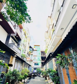 hẻm 5m quang trung gv 4,12x13 cn 60m2 dts200m2 lửng 4l nái đúc 4pn 2st pt 50m ra chợ 5p bộ ra emart