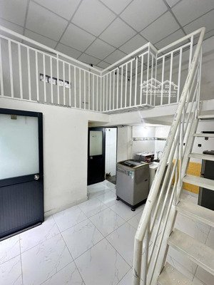 cho thuê phòng trọ gác lửng máy giặt riêng siêu rộng ngay trung tâm quận 7 không chung chủ