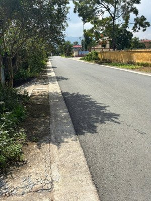 b.án đất nền lương sơn cách đường mòn hcm chỉ 3 phút di chuyển vị trí vàng s.inh l.ời