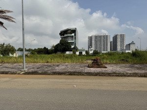 chính chủ bán nền đất centana đpt q9 85m2 giá 5.2 tỷ đường thông, sạch sẽ, sổ đỏ sẵn 