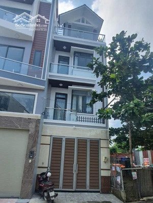 nhà riêng sạch đẹp, chính chủ, ngay trung tâm quận 9