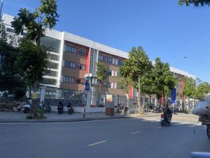 toà văn phòng 7 tầng x 100m2 mt 7m xây full đất tại điểm vàng của thạch bàn - gần hồ sinh thái 20ha