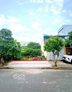 bán đất thổ cư đường trần văn chẩm , xã tân thông hội. dt 125m2, giá 1 tỷ 1 , sổ hồng riêng