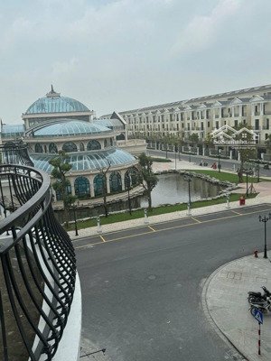 bán liền kề đảo dừa 3 đầu dãy view công viên bể bơi siêu đẹp còn vay dài hạn miễn lãi gốc