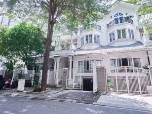 bán nhanh biệt thự sống lập sài gòn pearl.vị trí đẹp gần sông, mát mẻ quanh năm.full nội thất mới!