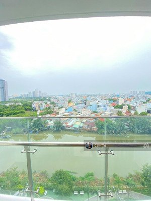 căn hộ 2 phòng ngủ, có nội thất tầng cao cho thuê 16 triệu / tháng lh tú cata 