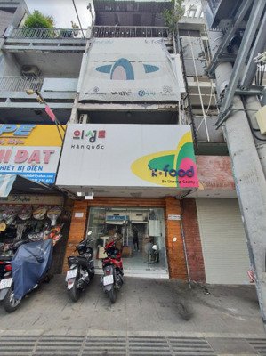 giá sốc !!! cho thuê nhà mặt tiền đường hai bà trưng q3, diện tích 4x20m, kc trệt 3 lầu giá 35tr