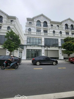 chủ nhà cần bán nhanh căn shophouse kim cương mặt đường 52m