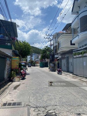 bán dãy trọ vĩnh phước gần đại học nha trang thu nhập hơn 20tr/tháng giá 6,2 tỷ