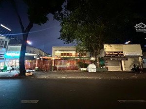 vị trí hiếm có độc quyền quận 1 mặt tiền hơn 1320m2 chỉ với 1250 tỷ có gpxd 16 tầng 3 hầm còn tl