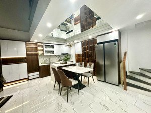 45m2 - thang máy - trường chinh phố - 6 tầng - sẵn nội thất - chỉ 30m ra mặt phố