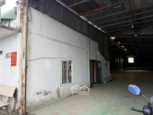cho thuê kho xưởng 600m2 mặt tiền , hóc môn