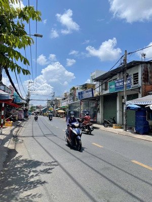 bán nhà mặt tiền lê đình cẩn. bình tân. gần tên lửa. 2 lâu diện tích. 8x38m ( 426m2) được xây cao