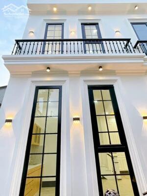 Nhà trệt lầu hẻm 66 đường CMT.8 - Gần công ty xổ số kiến thiết Cần Thơ