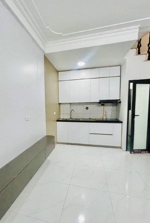 bán nhanh nhà đ/c ngõ 559 kim ngưu thông ra minh khai - nhà đẹp về ở ngay. 5 tầng 3 phòng ngủ