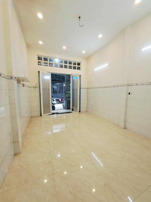 nhà bán gấp siêu vip mã lò , bình tân, hẽm 7m , 3 tầng , 4.75 tỷ