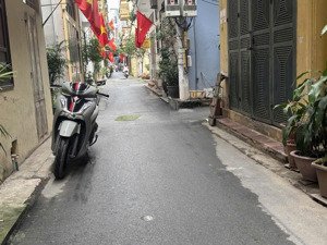 bán đất tặng nhà lô góc -2 mặt ngõ thông, ô tô đỗ cửa ngô quyền- hà đông