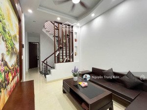 bán nhà dân tự xây 34m2 4 tầng phố cầu am phố lụa vạn phúc.7,x tỷ. mới đẹp ở ngay. ngõ thông