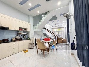 hàng ngon! bán nhà 3 tầng ngang 5,5m vuông vức, đường xe tải gần hoàng diệu, hoàn công đủ