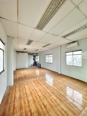 cho thuê mặt bằng tầng 4 mặt tiền lê quốc hưng, q. 4, view đẹp, có thang máy, gần trường học!