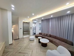 bán nhà phố trạm - mới kính koong - lô góc - 6 tầng thang máy - ô tô vào nhà - full nội thất