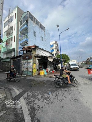 vị trí đẹp khỏi bàn - 4-11m nhà đúc 2 tấm giá 5ty150 3pn 3wc hàng hiếm