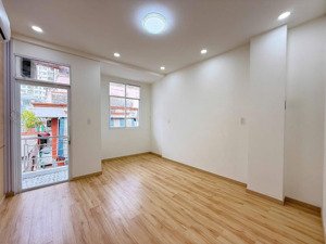 nhà mới chính chủ tân bình, 3 tầng ngay vòng xoay lê đại hành