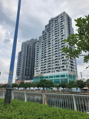 bán shophouse d-aqua, 70tr/m2, dt 120 m2, thanh toán 30% nhận shop q8, hcm, mặt tiền bến bình đông