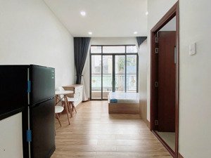 cho thuê căn hộ chung cư mini ban công ngay vòng xoay cống quỳnh quận 1 giá rẻ tháng 11/2025