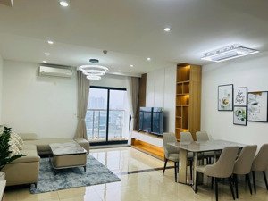 gia đình cần bán căn góc 3n 107m toà k35 hpc 105 tố hữu