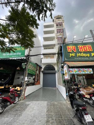 cho thuê toà nhà văn phòng - 151 bờ bao tân thắng. dt 4 x 30, 6 tầng có thang máy, có hầm. nhà mới