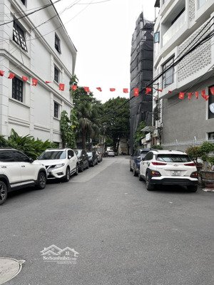 bán nhà phân lô hàng không long biên ô tô đỗ cửa gần trường học 16 tỷ