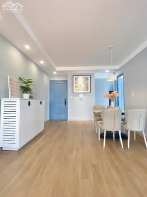  
- Hàng hiếm ‼️ Bán căn góc 2 phòng ngủ với view sân vườn