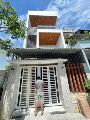 bán nhà mặt phố đường phù đổng, giá cực chất 6,4 tỷ, diện tích 117,5m2