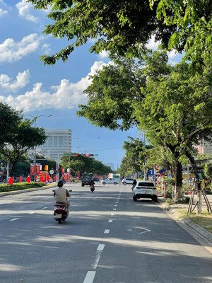 bán nhà mặt phố tại lê văn hiến, 14,7 tỷ, 125 m2, giá siêu hời