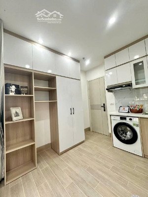 hiếm nhà cầu giấy- xây mới thang máy 2 thoáng trước sau - 10 phòng cho thuê - chuẩn pccc