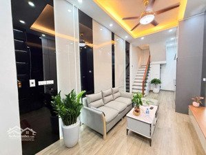 nhà đẹp 5 tầng phố quan nhân:dt 30m, ngõ rộng,giá chỉ có hơn 7 tỷ.