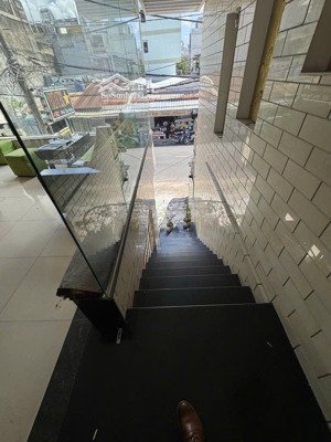 nhà mt lô góc (147m2) 26 pn - khách sạn 7 tầng phú thọ hòa - doanh thu 80tr/tháng - chỉ: 29 tỷ