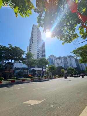 GIA ĐÌNH CẦN BÁN GẤP NHÀ PHÂN LÔ VIP PHỐ VĂN CAO LIỄU GIAI BA ĐÌNH 80M MT 8M OTO HƠN 26 TỶ